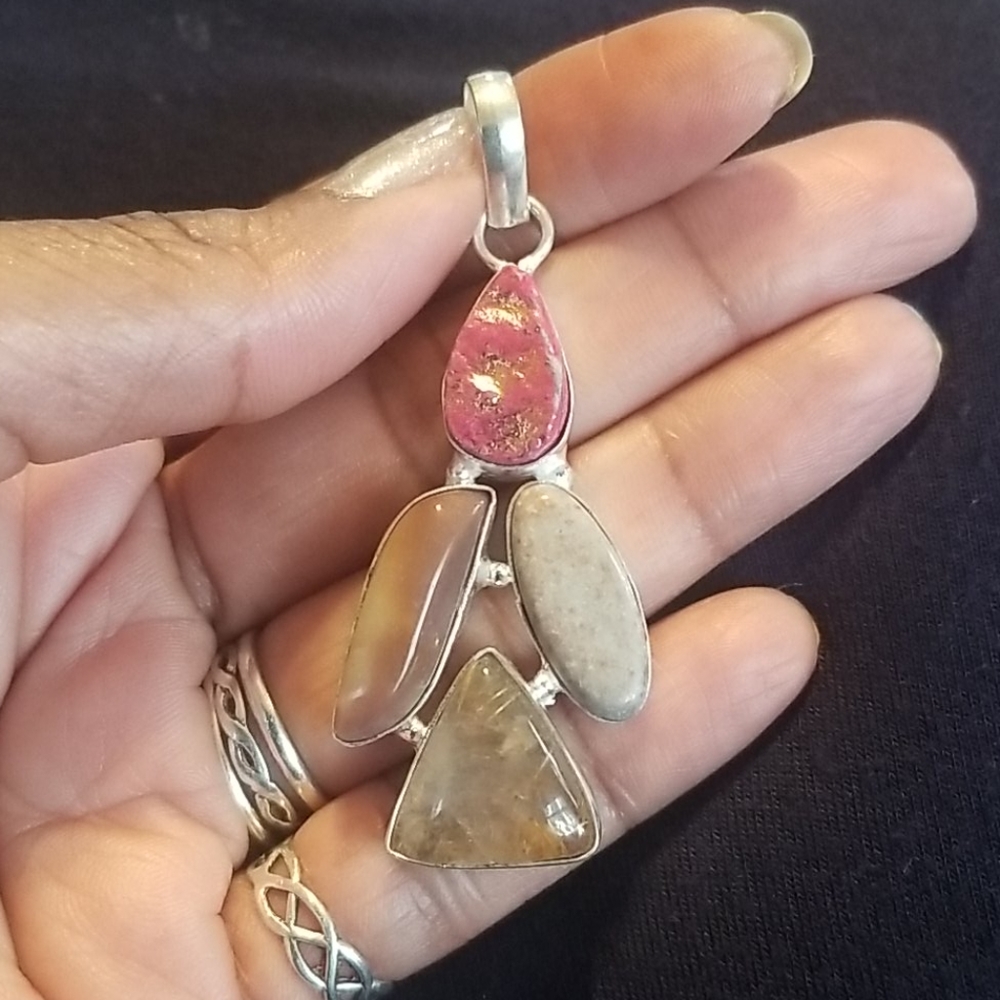 💖 Beautiful PENDANT!